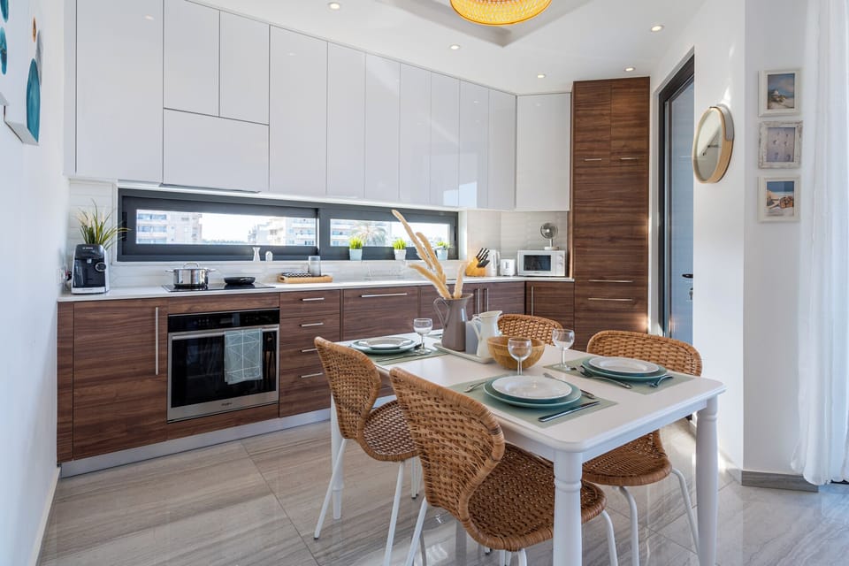Apartment, 2 Bedrooms, Kitchen, City View | Private kitchen | Espresso maker, full-size fridge, microwave, oven