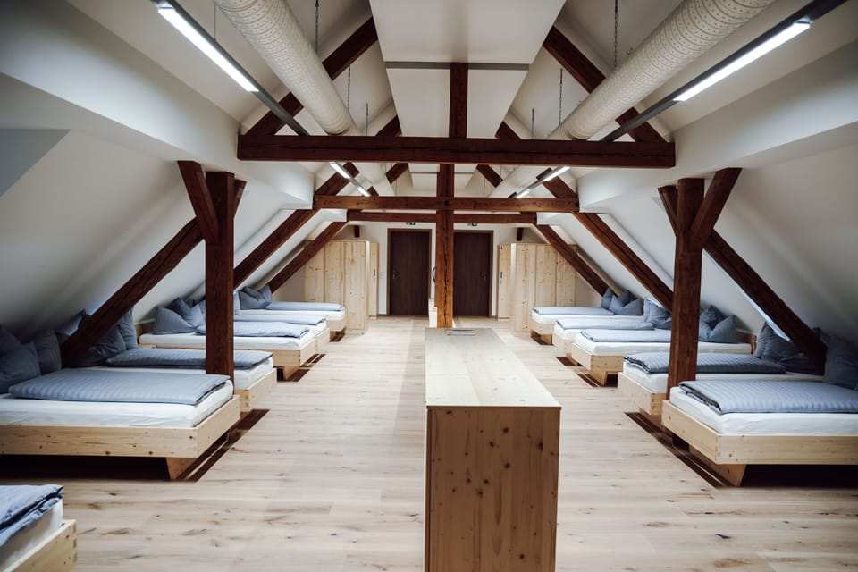 Shared Dormitory, Non Smoking | In-room safe, WiFi (free), bed sheets