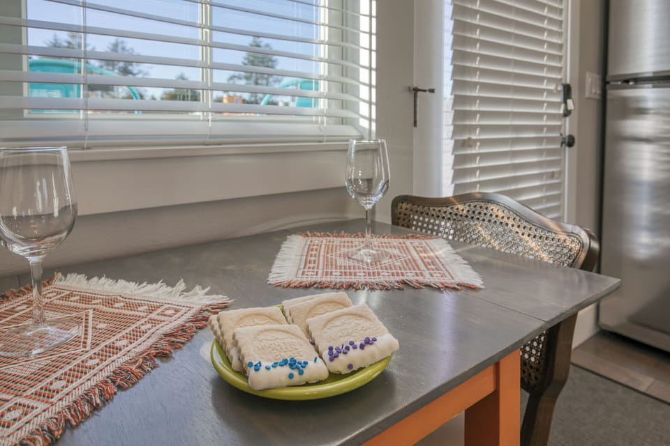Signature cookies available for guests.