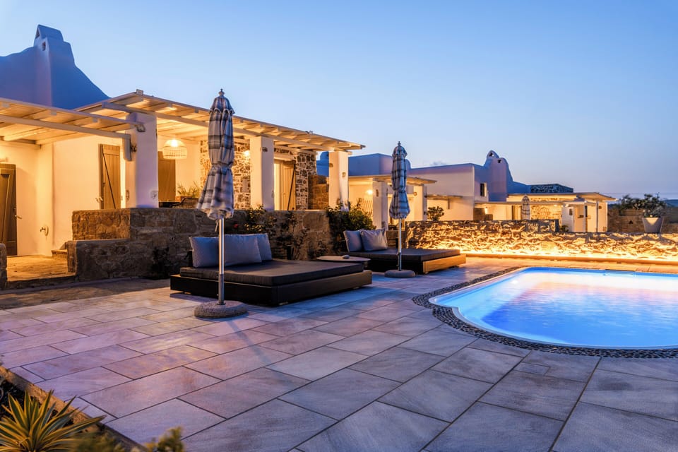 Villa | Pool | Seasonal outdoor pool