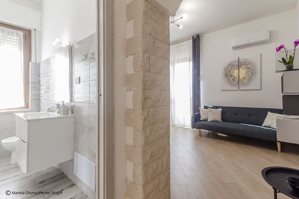 Apartment | Bathroom | Shower, rainfall showerhead, hair dryer, bidet