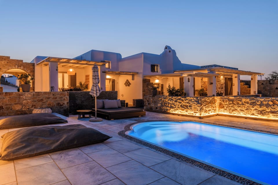 Villa | Pool | Seasonal outdoor pool