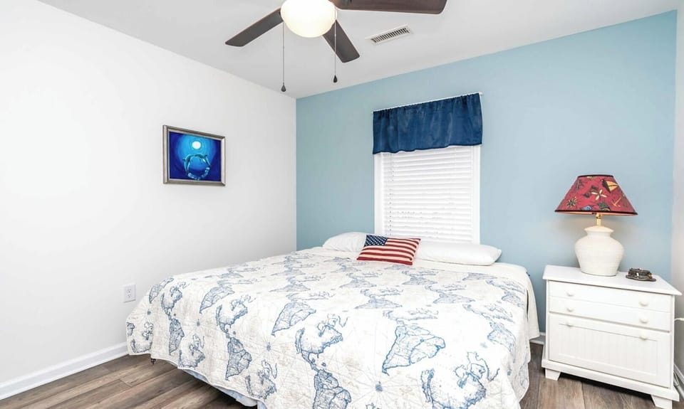 Back North Bedroom with En Suite ~ King