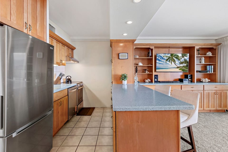 Fully equipped kitchen, perfect for easy meals and island dining.