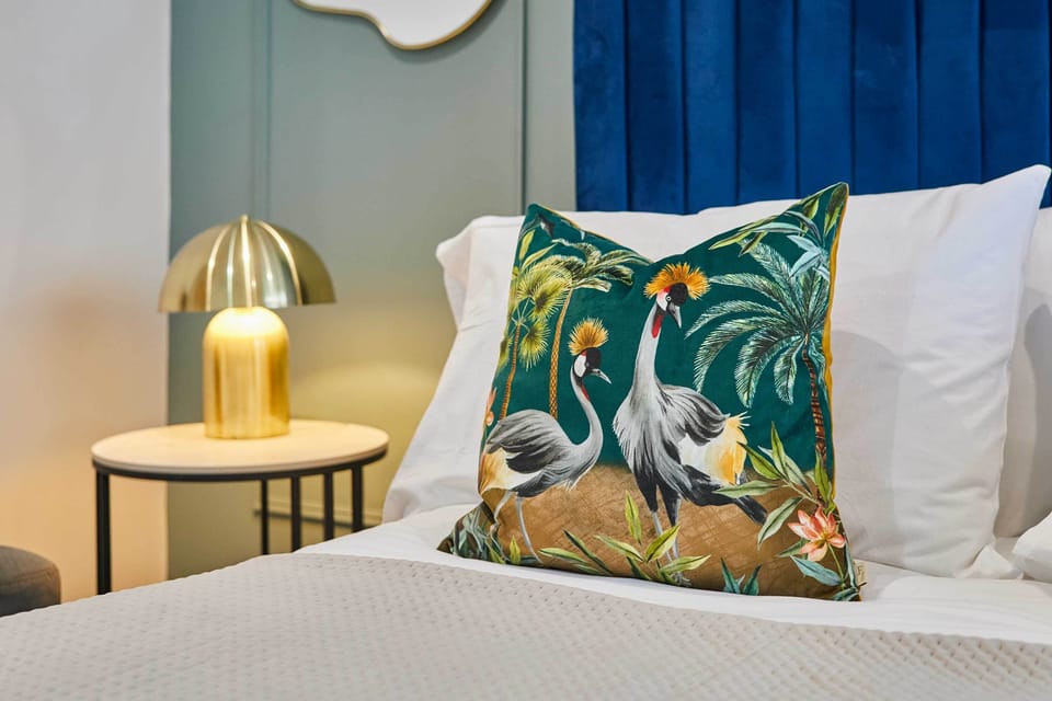 The Seaview Lookout, Scarborough- Host & Stay