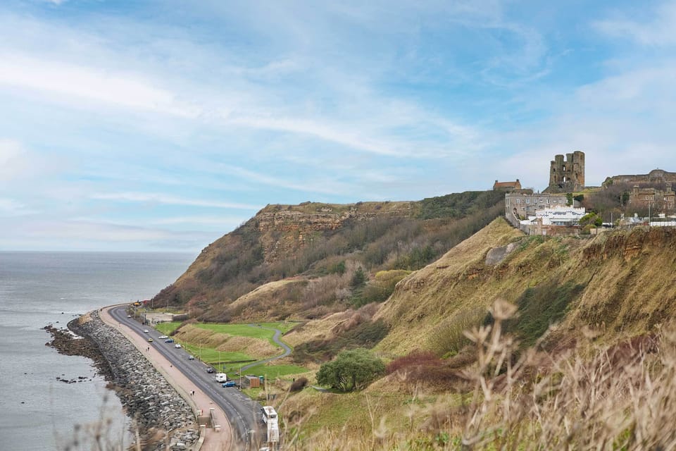 The Seaview Lookout, Scarborough- Host & Stay