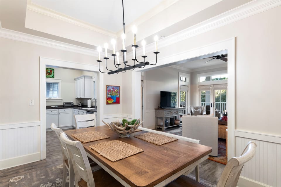 Dining Area With Seating For 6