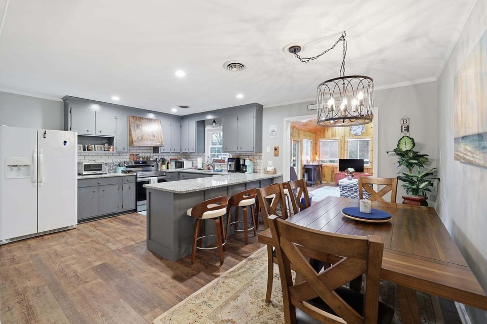 House, 3 Bedrooms | Dining