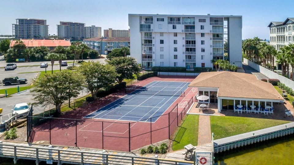 Condo, 2 Bedrooms | Sport court