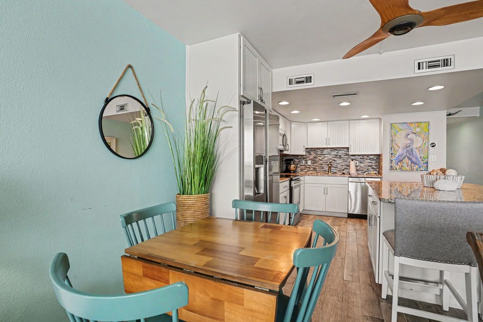 Condo, 1 Bedroom | Dining