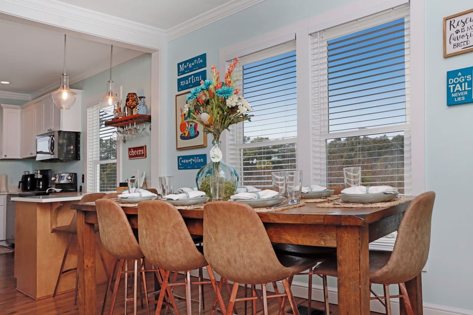 Dining Area and Bar Seating
