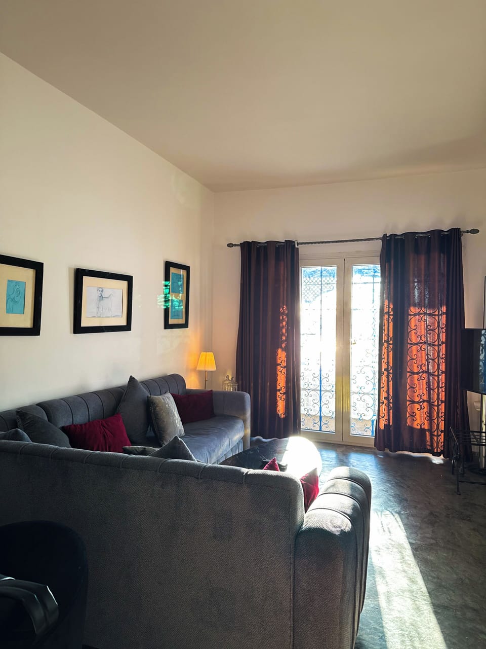 Comfort Apartment, Balcony, Beach View | Living area