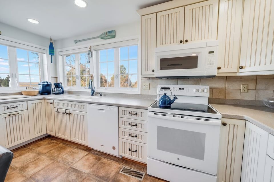 Perfect for whipping up family meals before hitting the Beach!