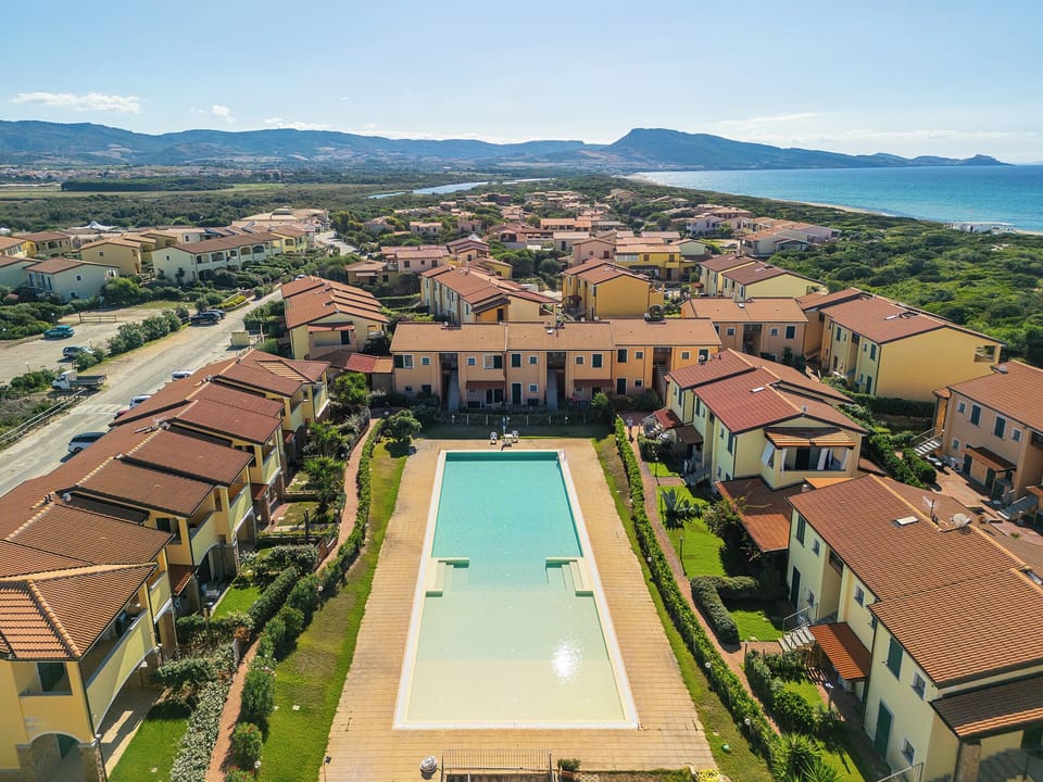 Apartment | Pool | Seasonal outdoor pool