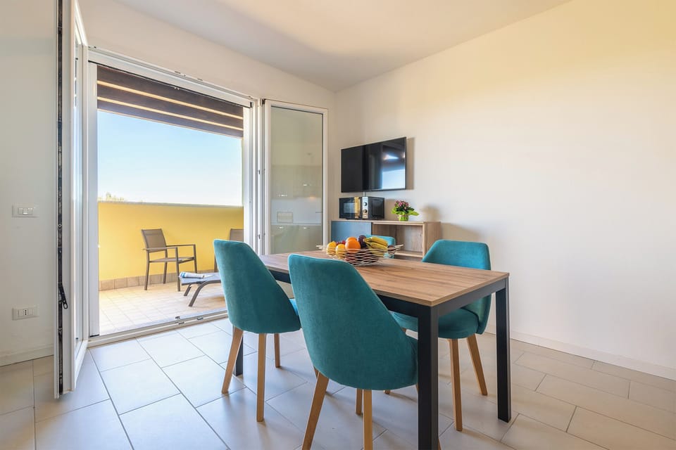 Apartment | Dining