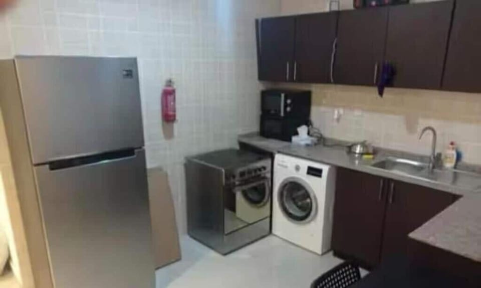 Economy Single Room | Private kitchen | Fridge, microwave, stovetop