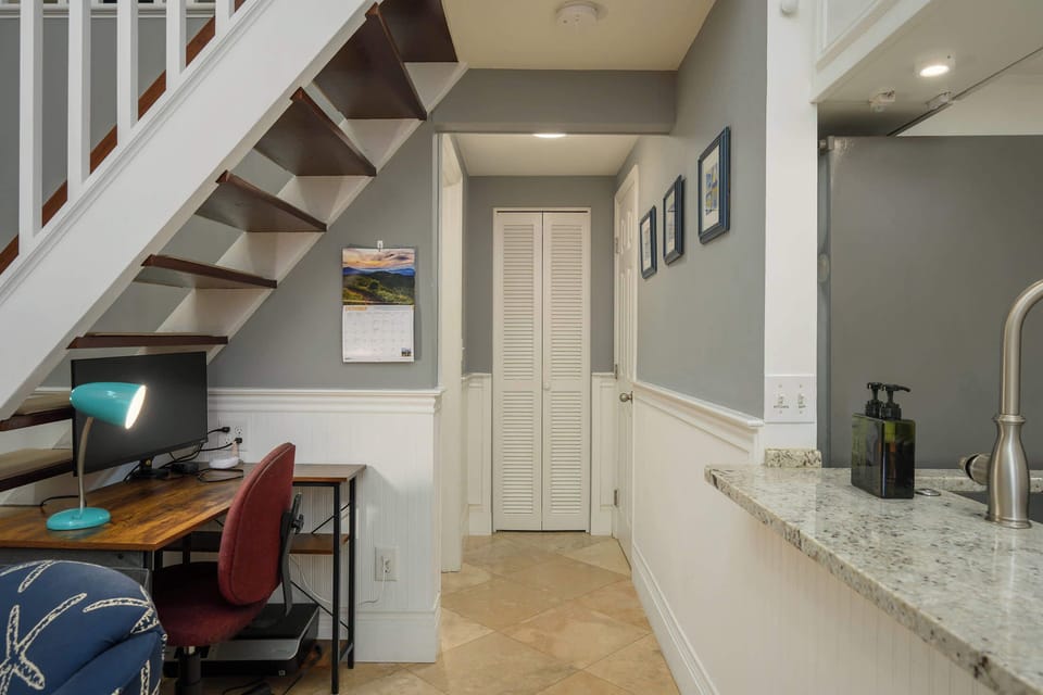 Quiet spot with a desk