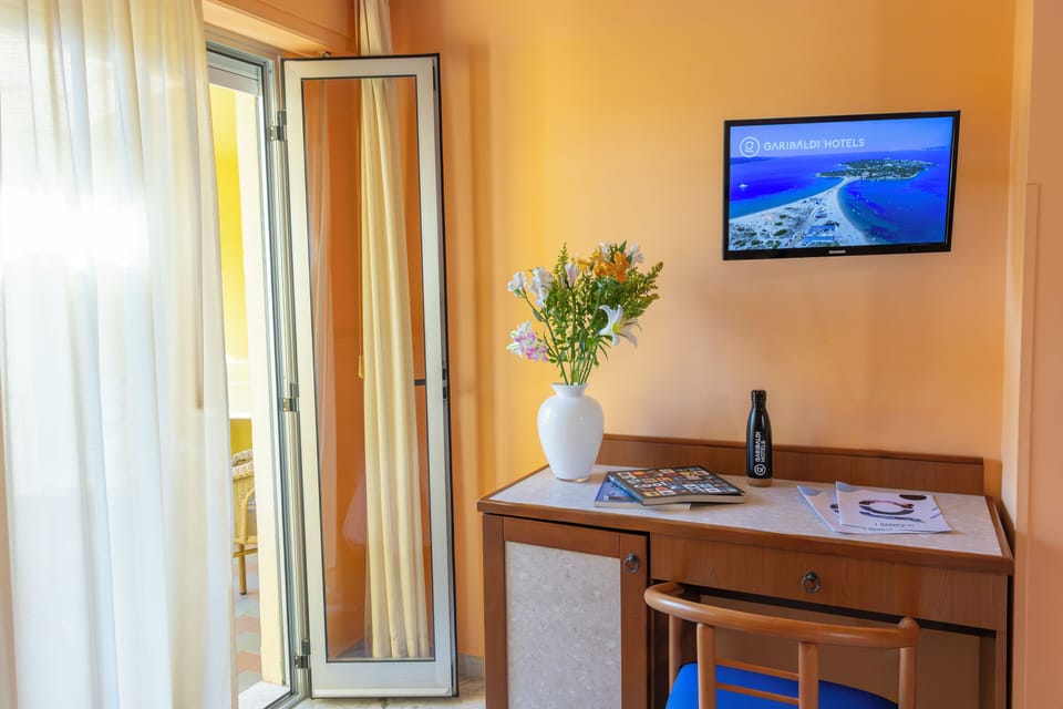 Standard Double or Twin Room, Balcony | Interior