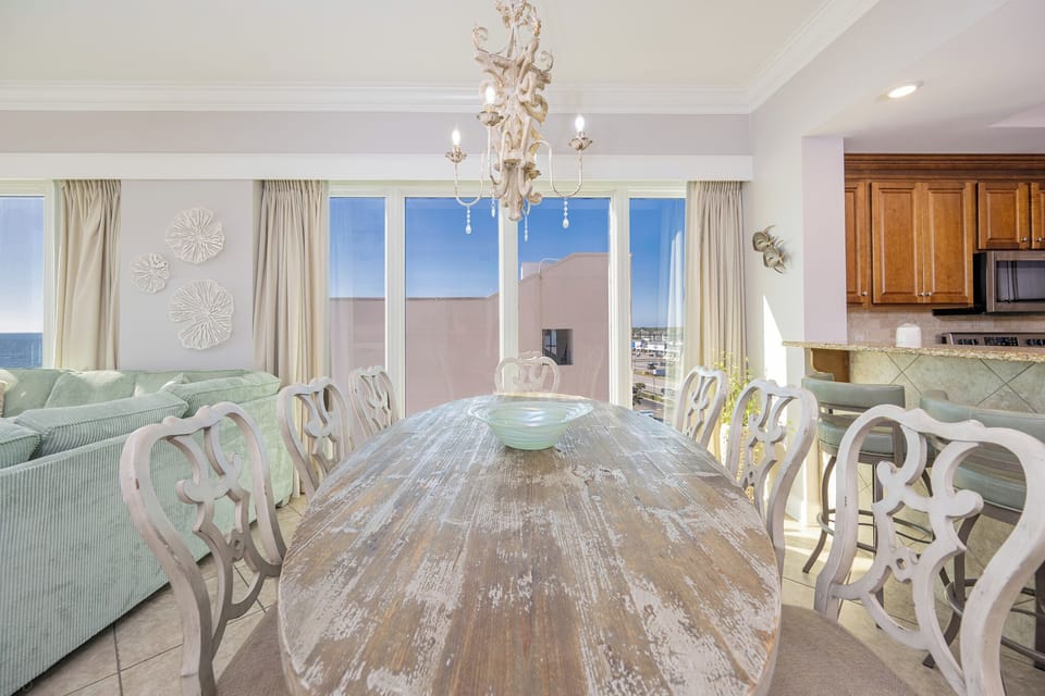 Savor a family meal or enjoy a fun game night with stunning views and create lasting memories with loved ones