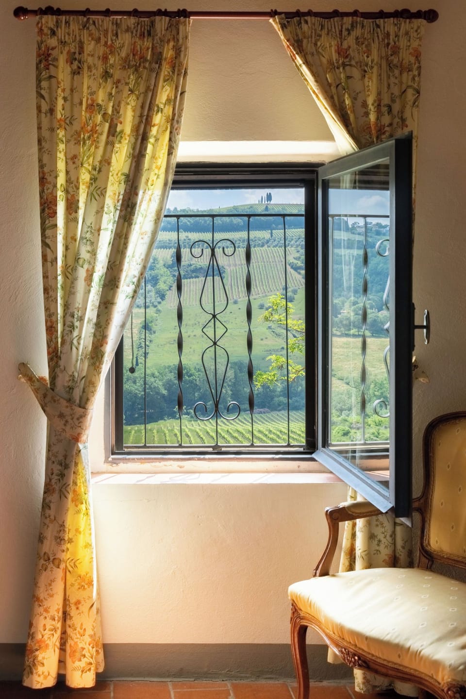 Apartment (3 Bedrooms) | Hill view