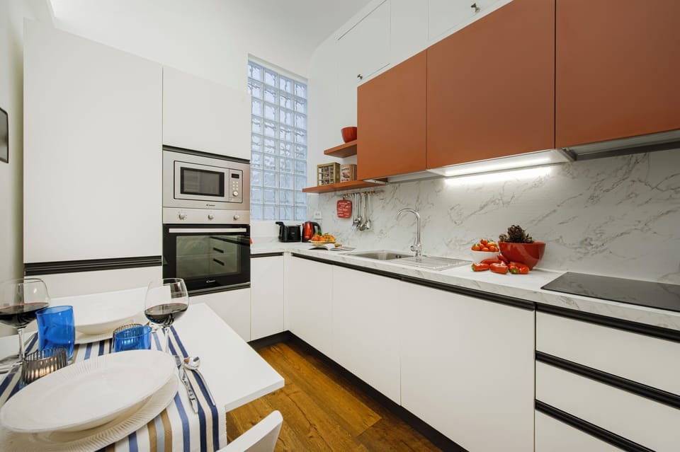 Apartment (1 Bedroom) | Private kitchen | Microwave, oven, stovetop, dishwasher