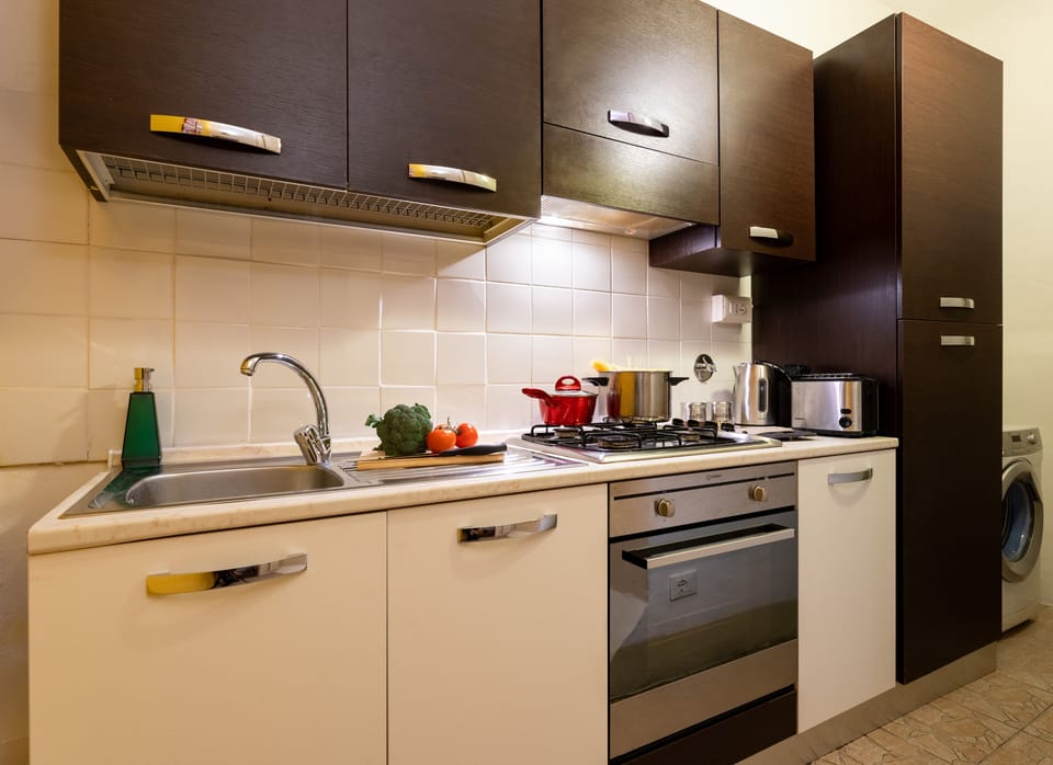 Apartment (2 Bedrooms) | Private kitchen | Microwave, oven, espresso maker, electric kettle
