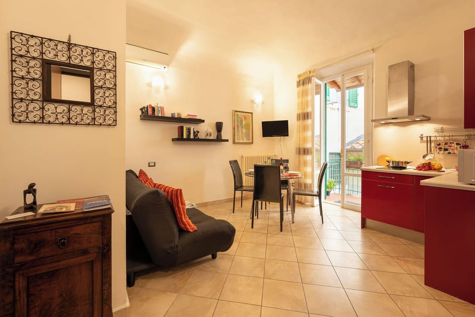 Apartment (1 Bedroom) | Living area | 32-inch TV with cable channels