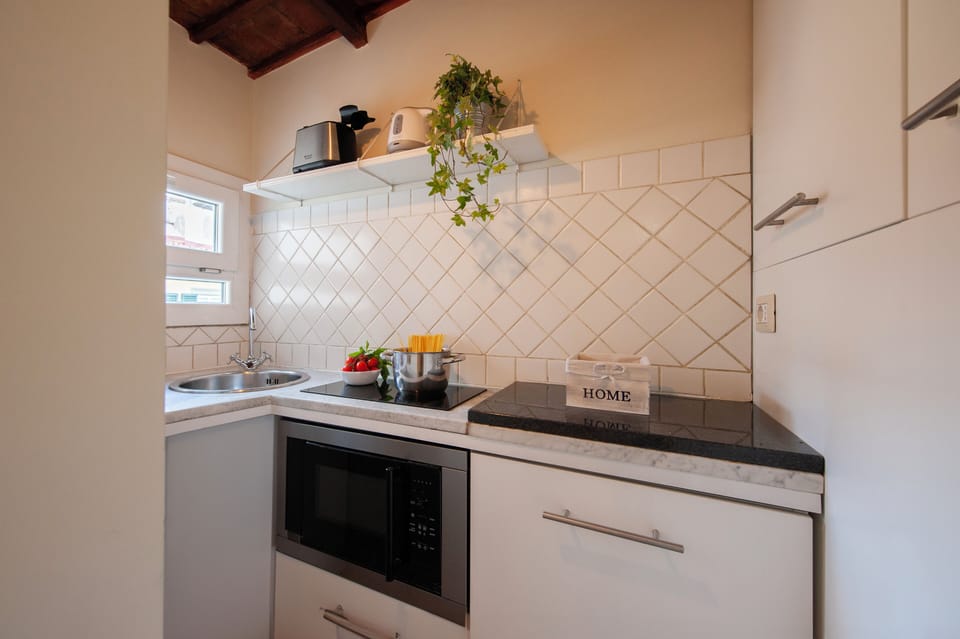 Apartment (1 Bedroom) | Private kitchenette | Microwave, espresso maker, electric kettle