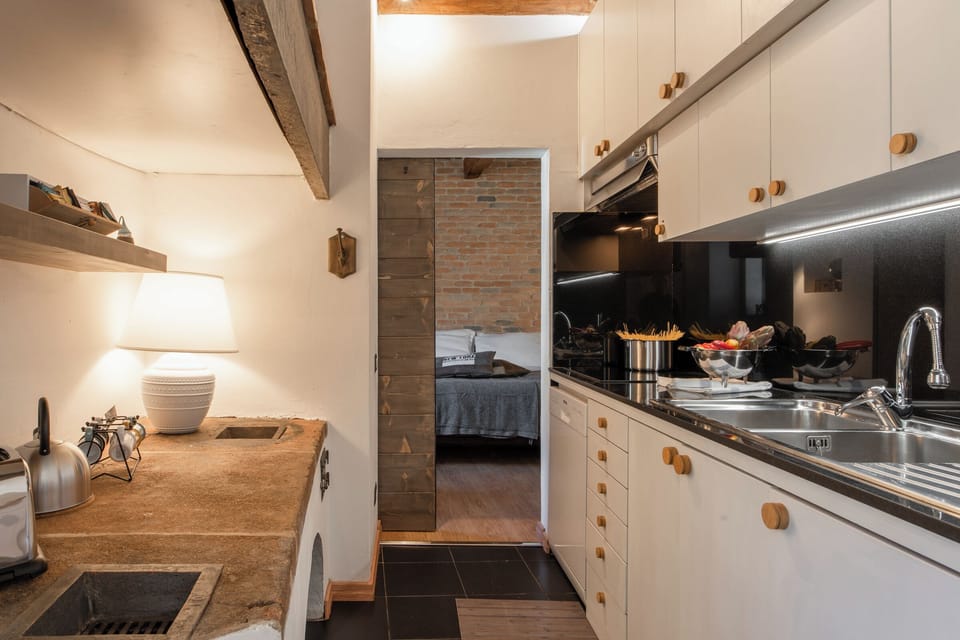 Apartment (2 Bedrooms) | Private kitchen | Microwave, oven, espresso maker, electric kettle