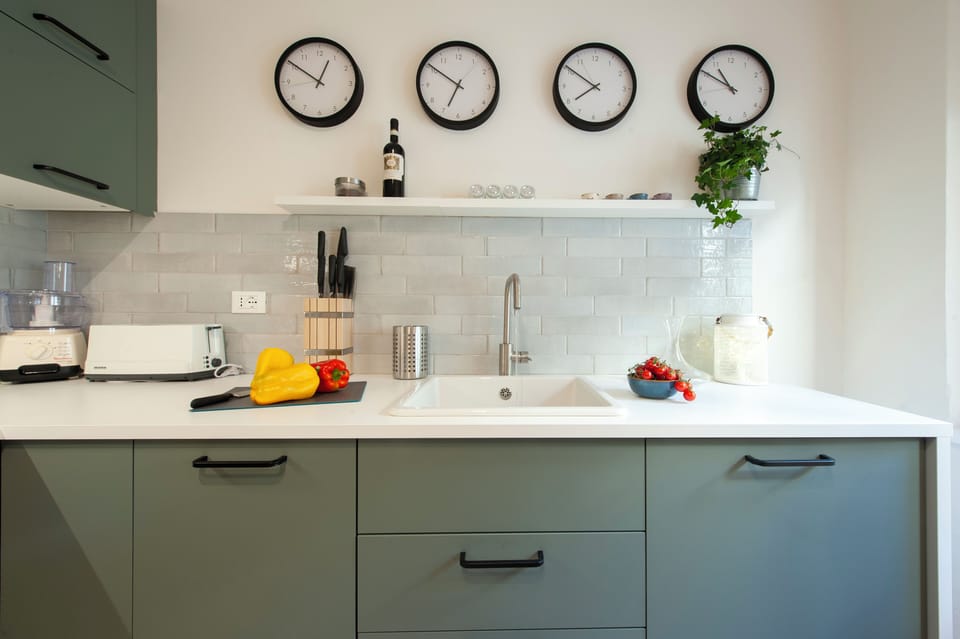 Apartment (3 Bedrooms) | Private kitchen | Microwave, oven, espresso maker, electric kettle