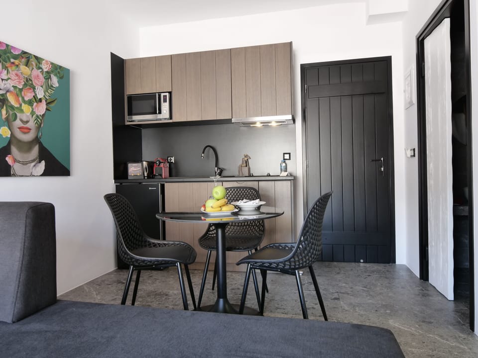 Espresso maker, coffee/tea maker, electric kettle