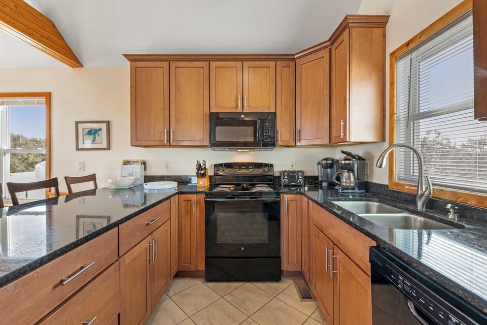 WH957: Shorely Dreaming | Top Level Kitchen