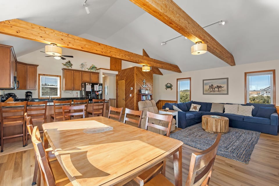 WH957: Shorely Dreaming | Top Level Dining Area