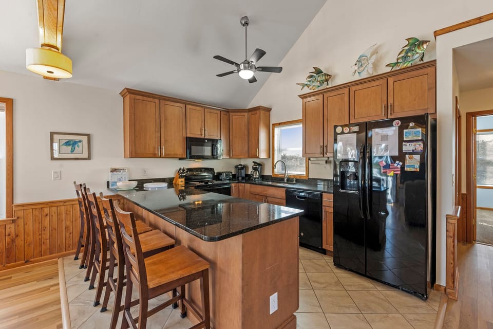 WH957: Shorely Dreaming | Top Level Kitchen