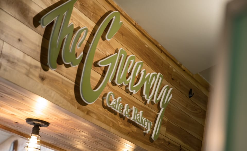 2 restaurants, breakfast served