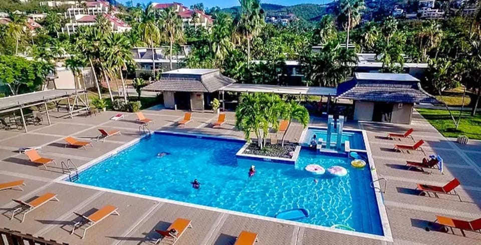 Community pool 