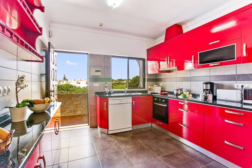 Villa Leoes image