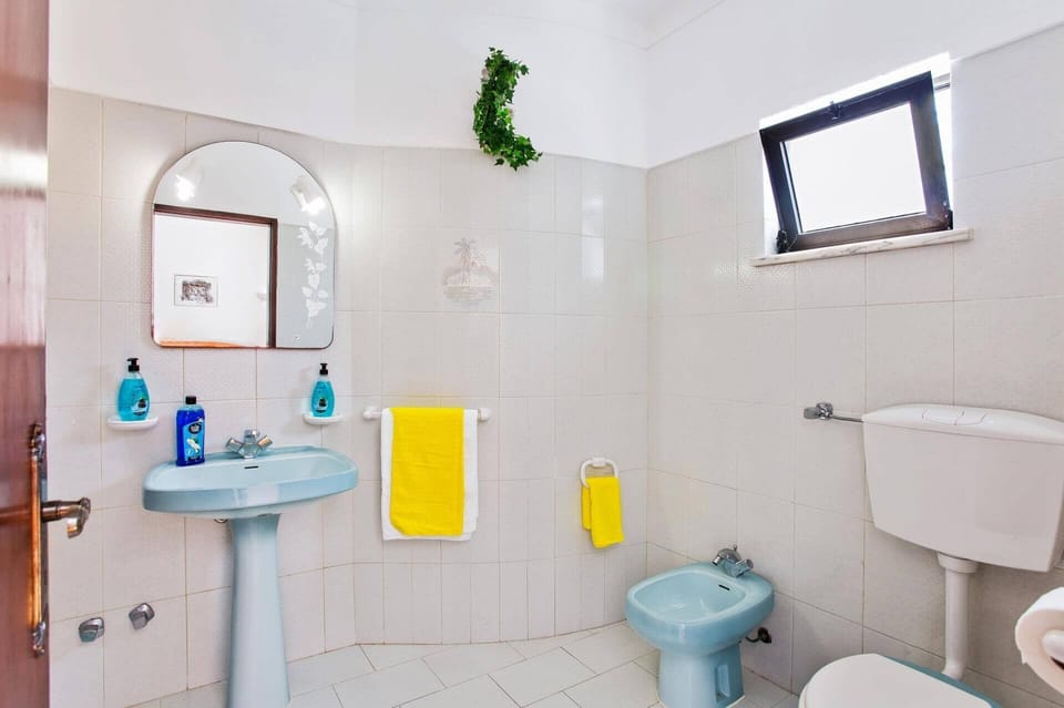 Villa Leoes image