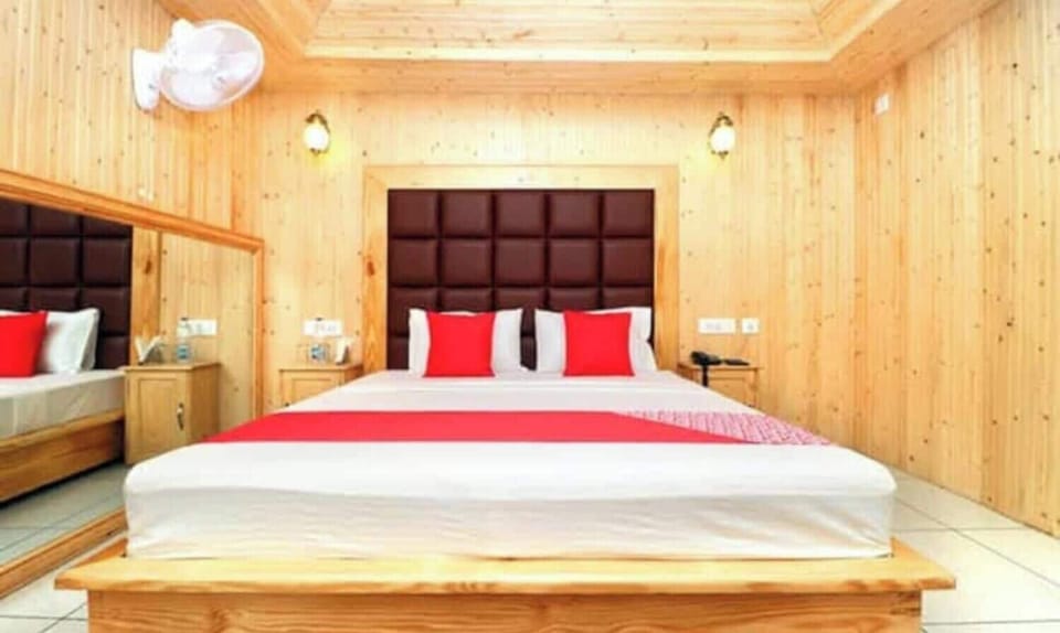 Single Room, Balcony, Canal View | Laptop workspace, free WiFi