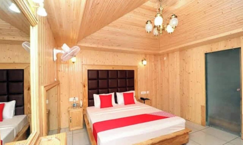 Single Room, Balcony, Canal View | Laptop workspace, free WiFi