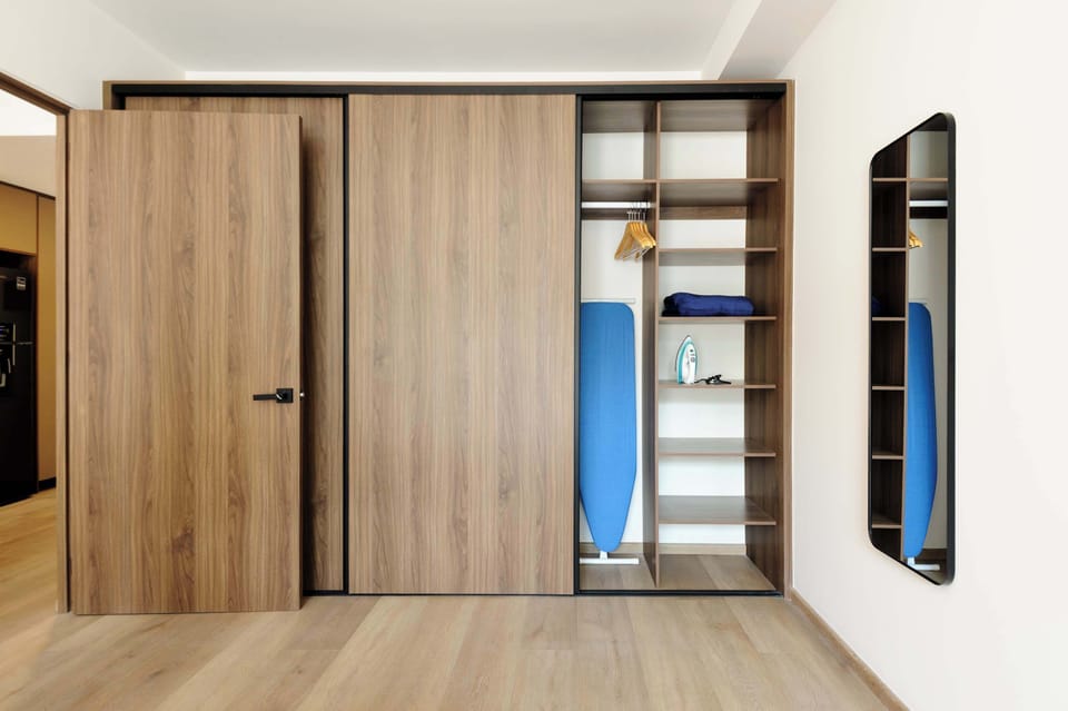 Practical and organized wardrobe