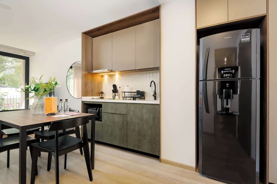 Modern and well-equipped kitchen