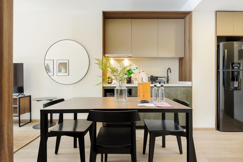 Comfortable and welcoming dining room