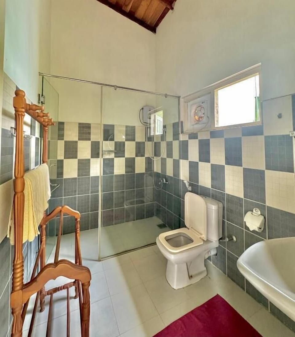 Deluxe Double Room, Balcony, Mountain View | Bathroom