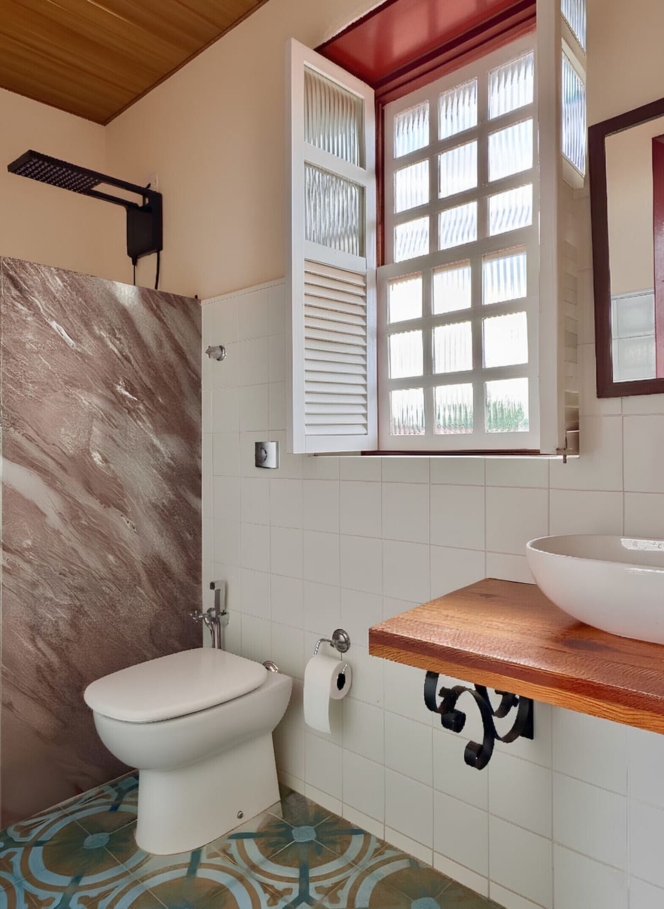 Superior Triple Room | Bathroom | Shower, bidet, towels, soap