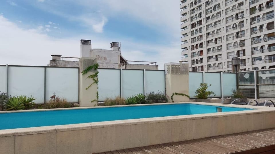 2 outdoor pools