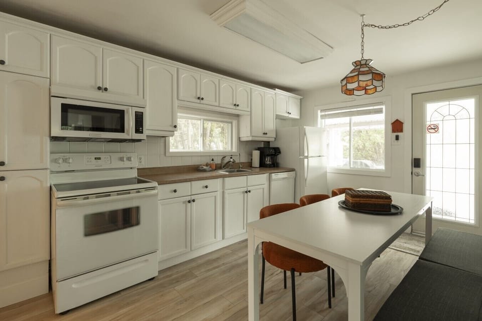 kitchen & dining