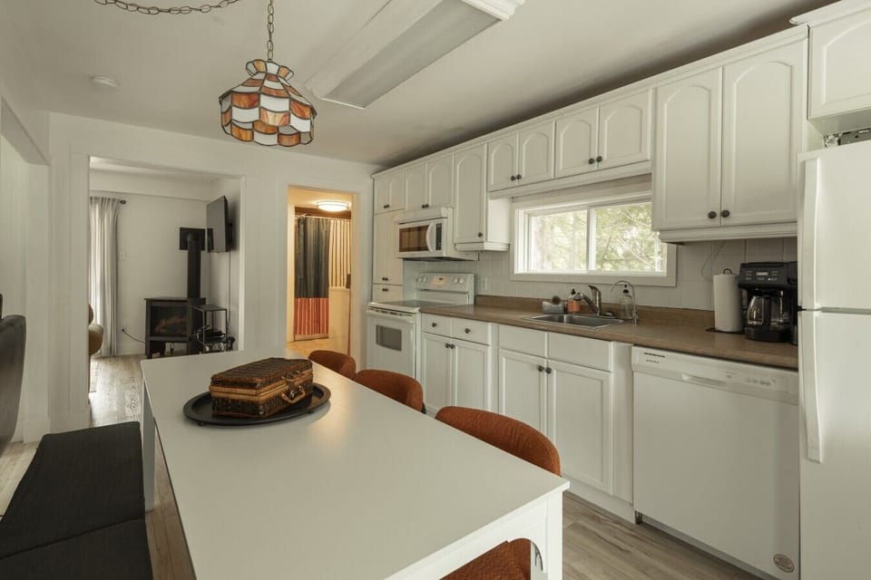 kitchen & dining