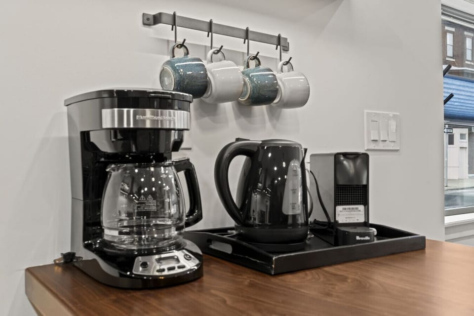 Modern appliances and all the essentials for home-cooked meals.