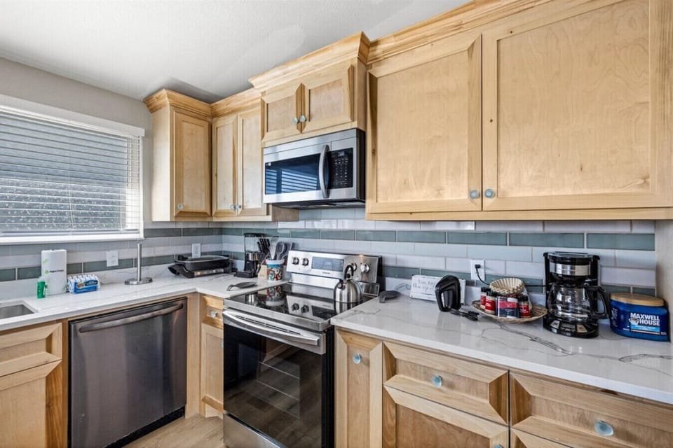 A kitchen perfect for preparing meals for the family!